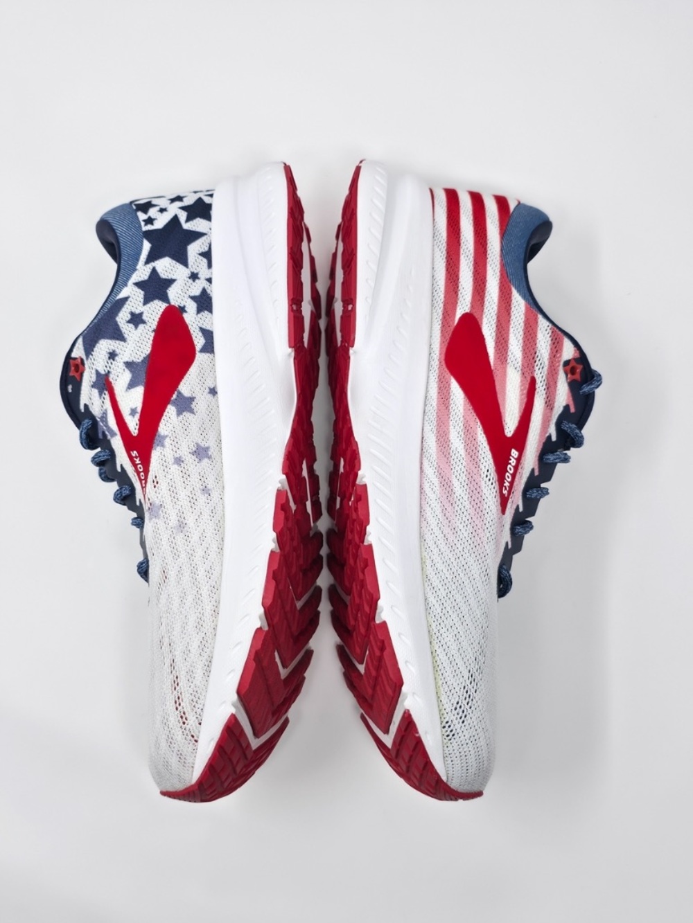 Brooks Patriotic Running Shoes - Red White Blue! Women’s 8.5! NWOB! - Picture 3 of 11